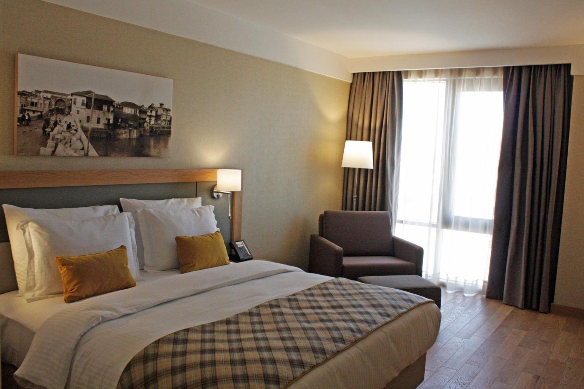 Ramada Hotel & Suites Adana Eksteriør billede